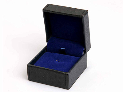 Подарочная упаковка обтянутая кожей