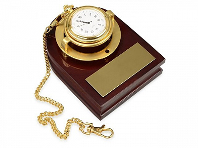 Часы «Магистр» с цепочкой на деревянной подставке