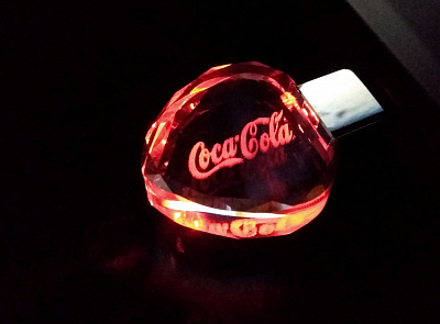 Стеклянная флешка с кристаллом сердце под гравировку 3D логотипа